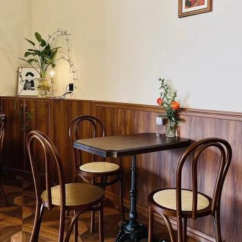 Großhandel B2B Massivholz-Esstisch Cafe Tisch und Stuhl Set Restaurant